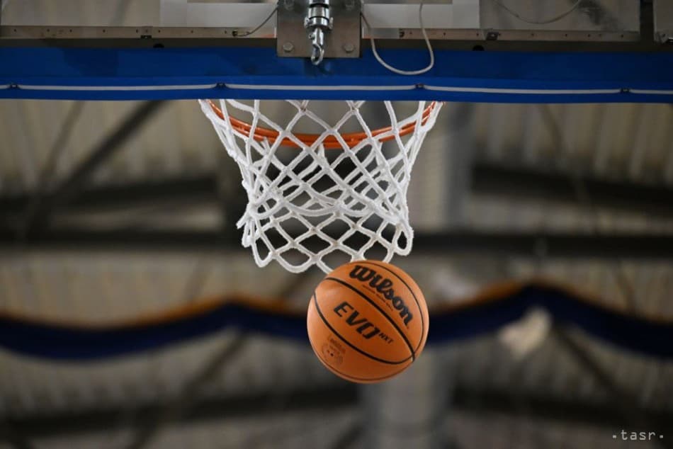 Ilustračná snímka basketbalovej lopty.